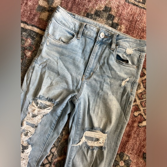 AE High waisted distressed jeans. - Picture 4 of 10